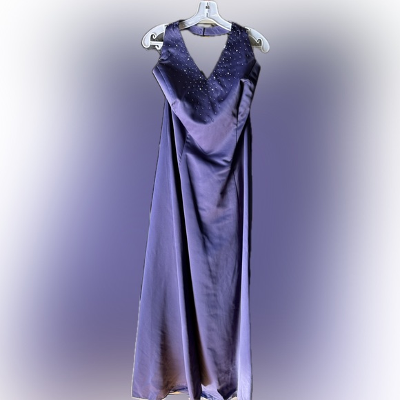 Size 12 Halter style formal dress - Picture 2 of 5